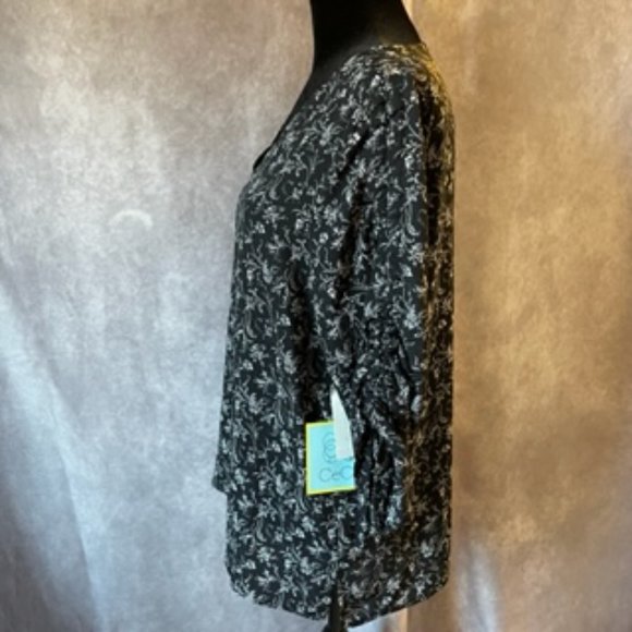 CeCe Black and White Floral Blouse with Runched Sleeves Size M - Picture 2 of 9